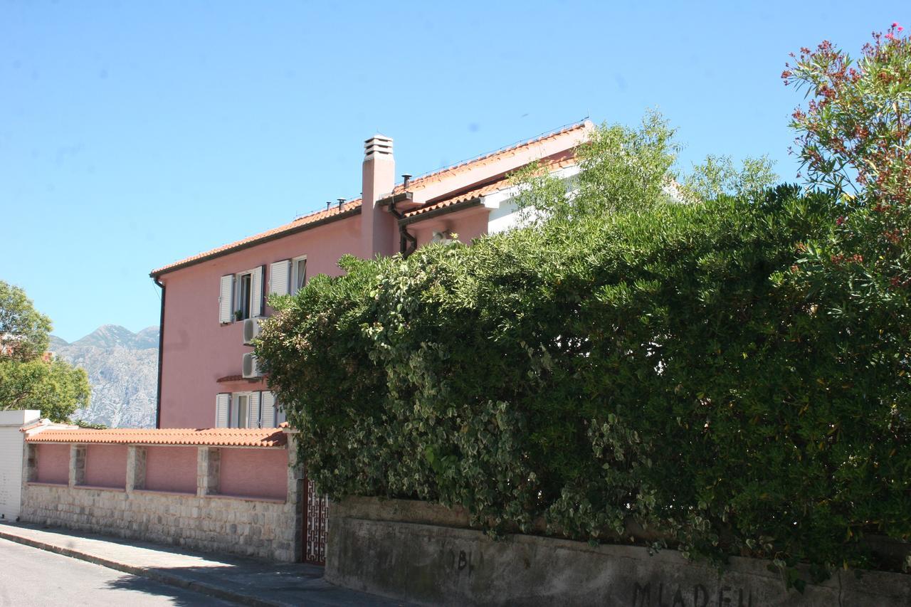 Maritimo Apartments Kotor Exterior photo