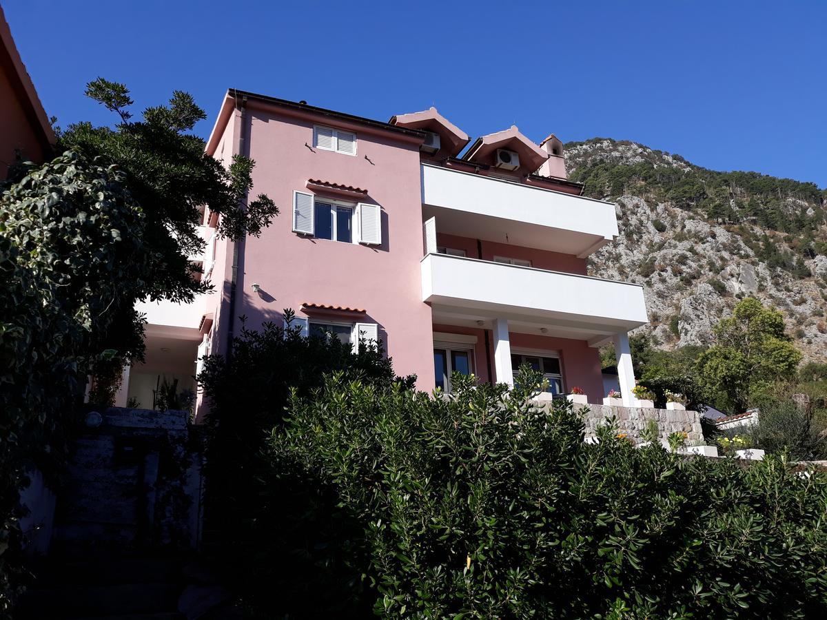 Maritimo Apartments Kotor Exterior photo