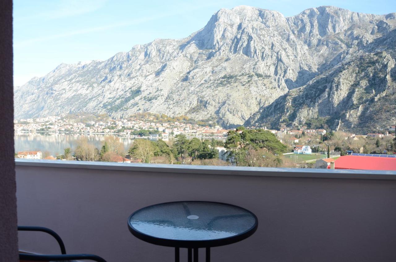 Maritimo Apartments Kotor Exterior photo